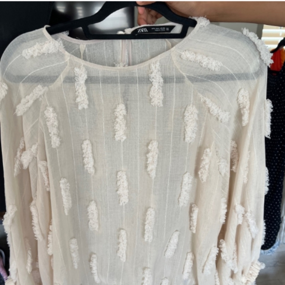 Zara Cream Relaxed Ruffled Blouse with 3/4 Sleeves